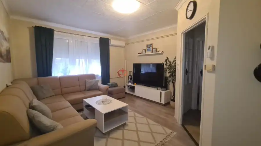 eladó téglalakás, Dunaújváros