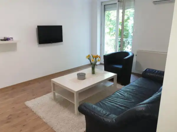 Eladó téglalakás, Dunaújváros 2 szoba 53 m² 39.4 M Ft
