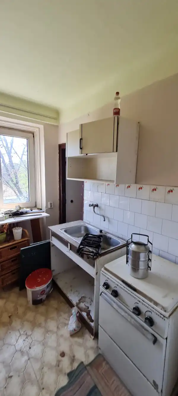 Eladó téglalakás, Dunaújváros 1 szoba 35 m² 18.6 M Ft