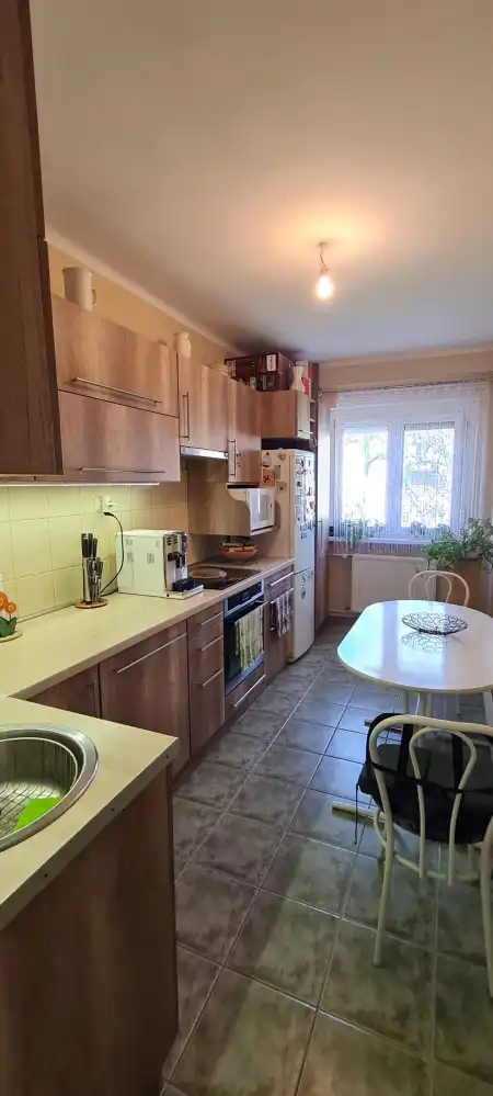 eladó téglalakás, Dunaújváros