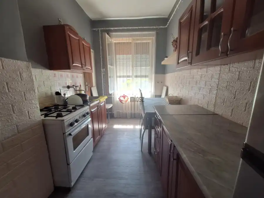 eladó téglalakás, Dunaújváros