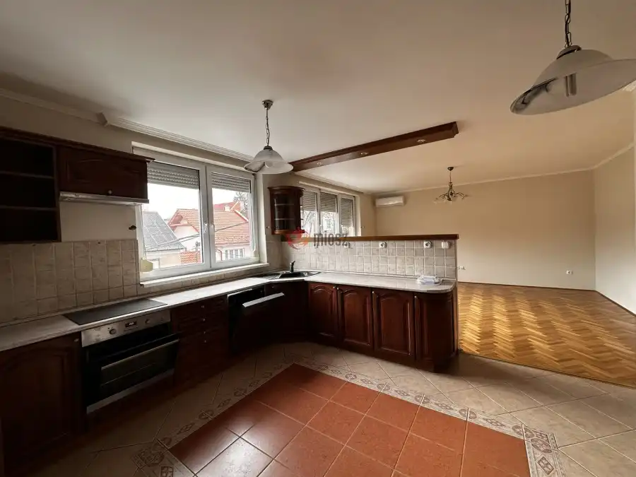 eladó téglalakás, Eger