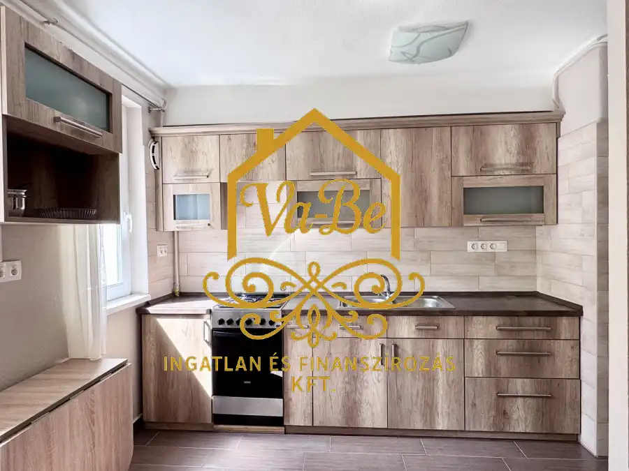 eladó téglalakás, Eger