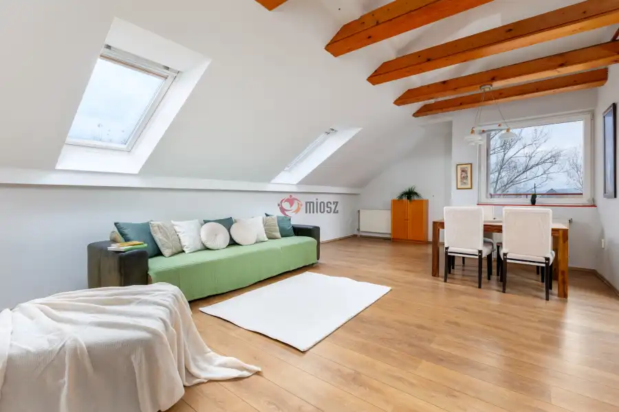 eladó téglalakás, Esztergom