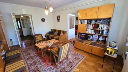 eladó téglalakás, Győr