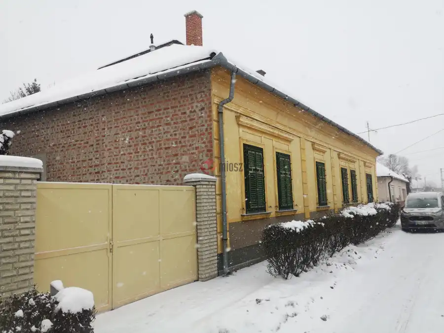 eladó téglalakás, Gyula