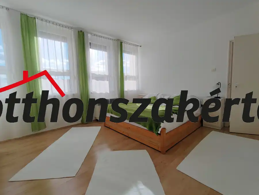 eladó téglalakás, Hatvan