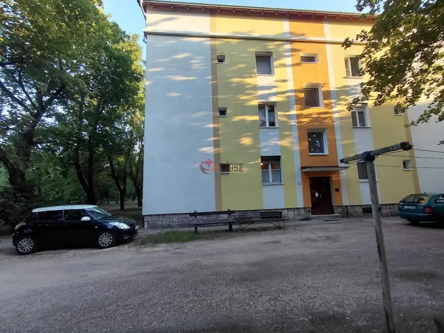 eladó téglalakás, Komárom