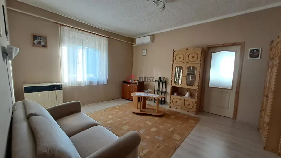eladó téglalakás, Nyergesújfalu