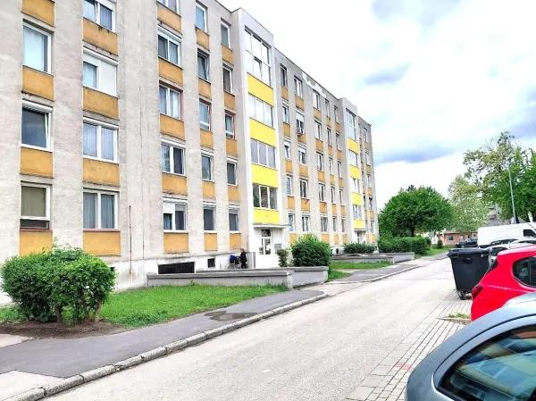 Eladó téglalakás, Oroszlány 2 szoba 55 m² 36.9 M Ft
