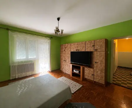 eladó téglalakás, Oroszlány