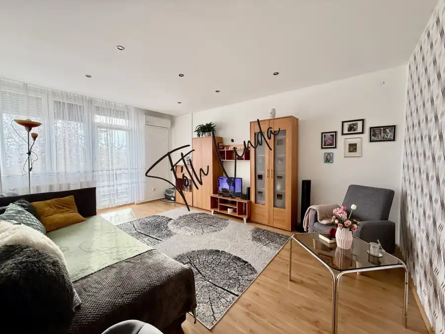 eladó téglalakás, Oroszlány