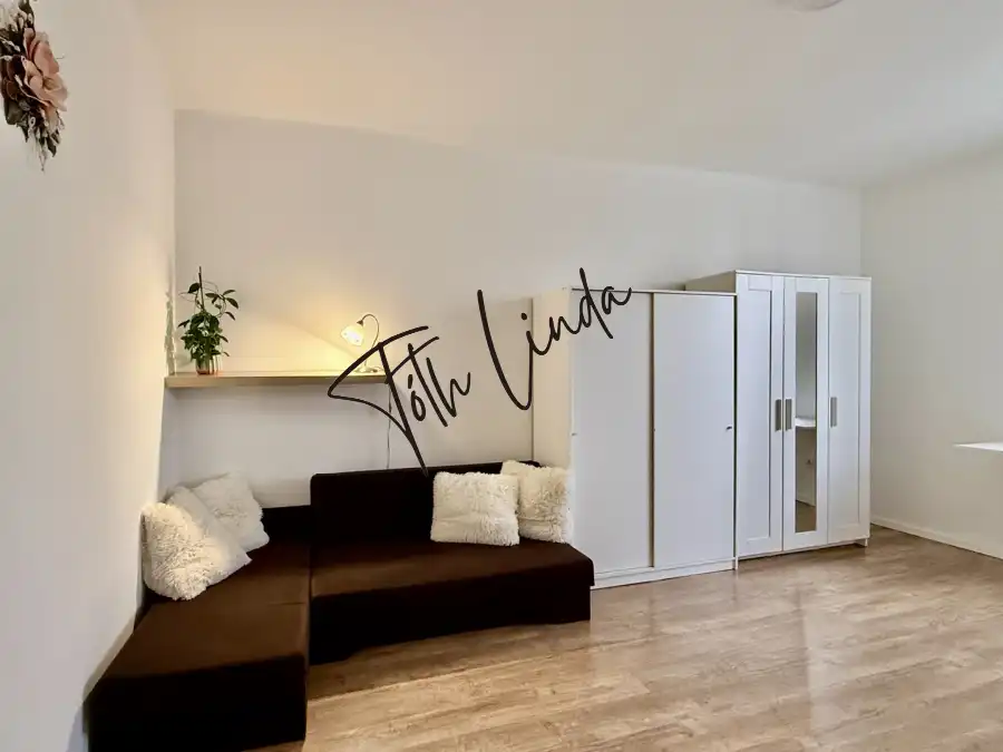 eladó téglalakás, Oroszlány