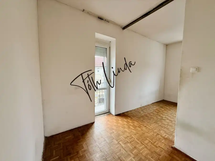 eladó téglalakás, Oroszlány