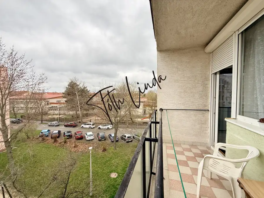 eladó téglalakás, Oroszlány