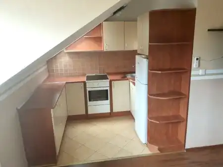 eladó téglalakás, Oroszlány