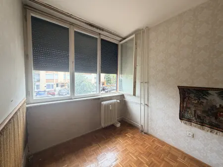 eladó téglalakás, Oroszlány