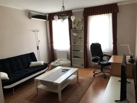 eladó téglalakás, Paks