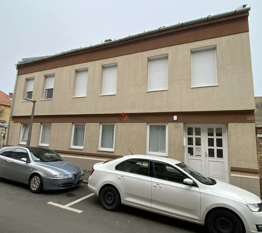 eladó téglalakás, Pécs