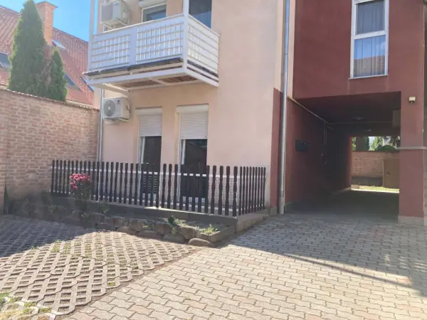 Eladó téglalakás, Pécs 3 szoba 56 m² 79 M Ft