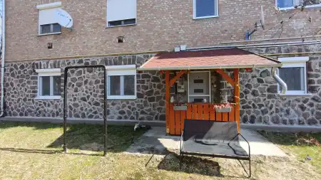 eladó téglalakás, Petőfibánya