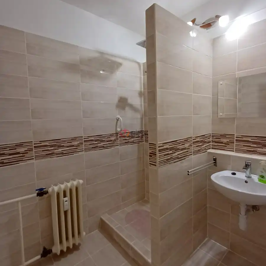 eladó téglalakás, Salgótarján