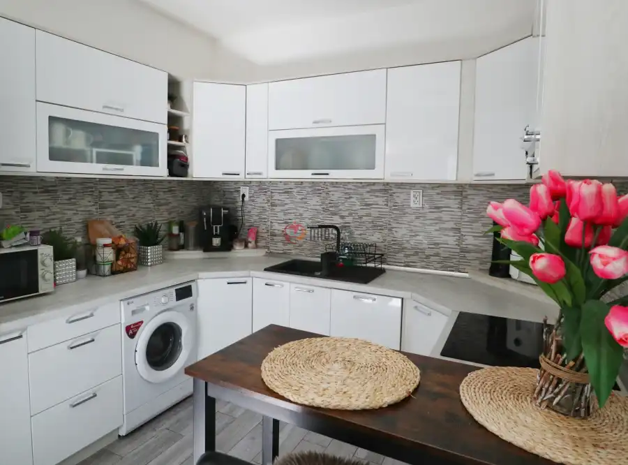 eladó téglalakás, Szeged