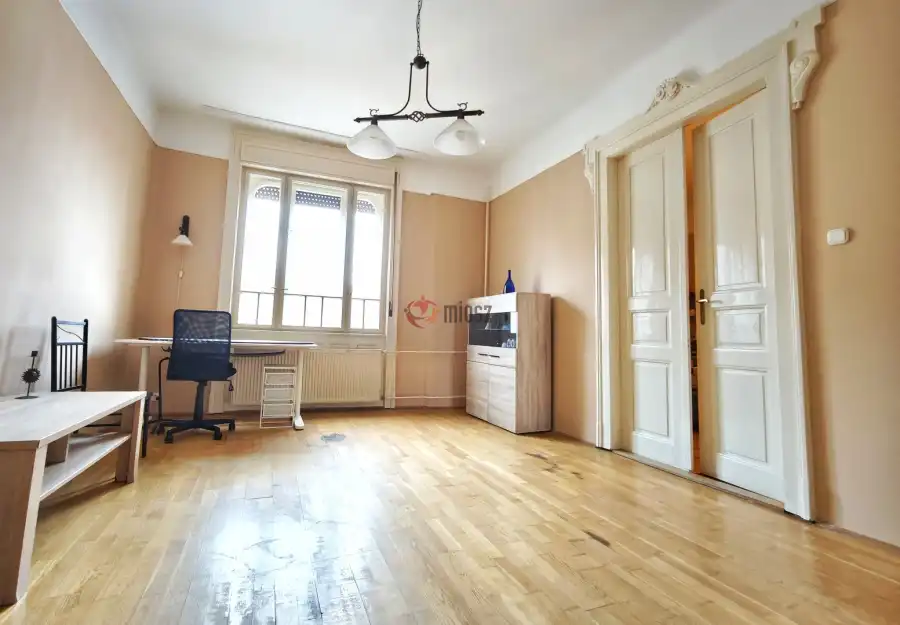 eladó téglalakás, Szeged