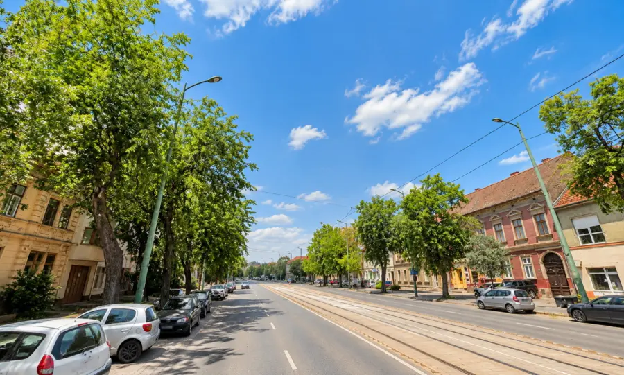 eladó téglalakás, Szeged