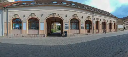 eladó téglalakás, Tata