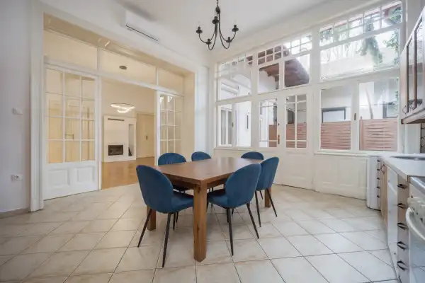 Eladó téglalakás, Vác 3 szoba 129 m² 99.99 M Ft