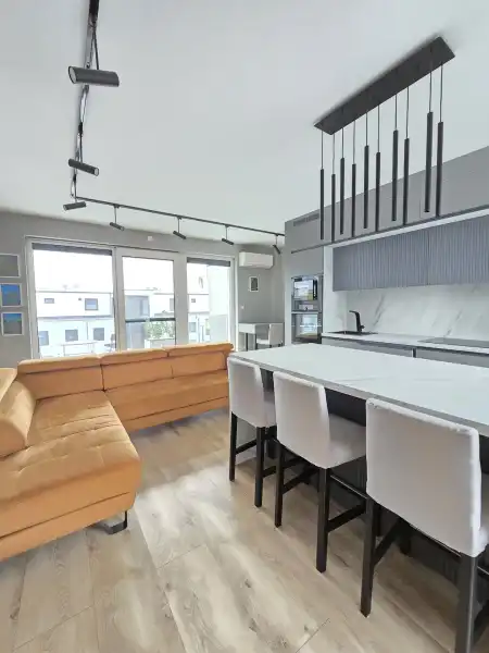 eladó téglalakás, Velence