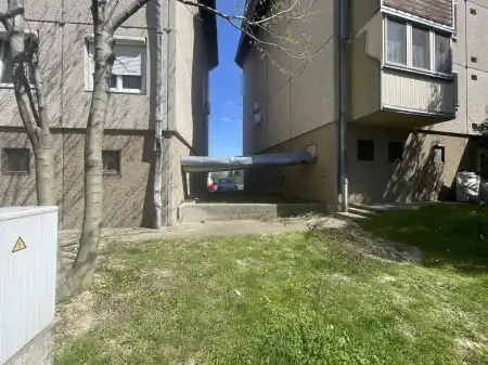 eladó telek, Oroszlány