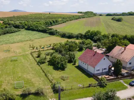 eladó telek, Palotás