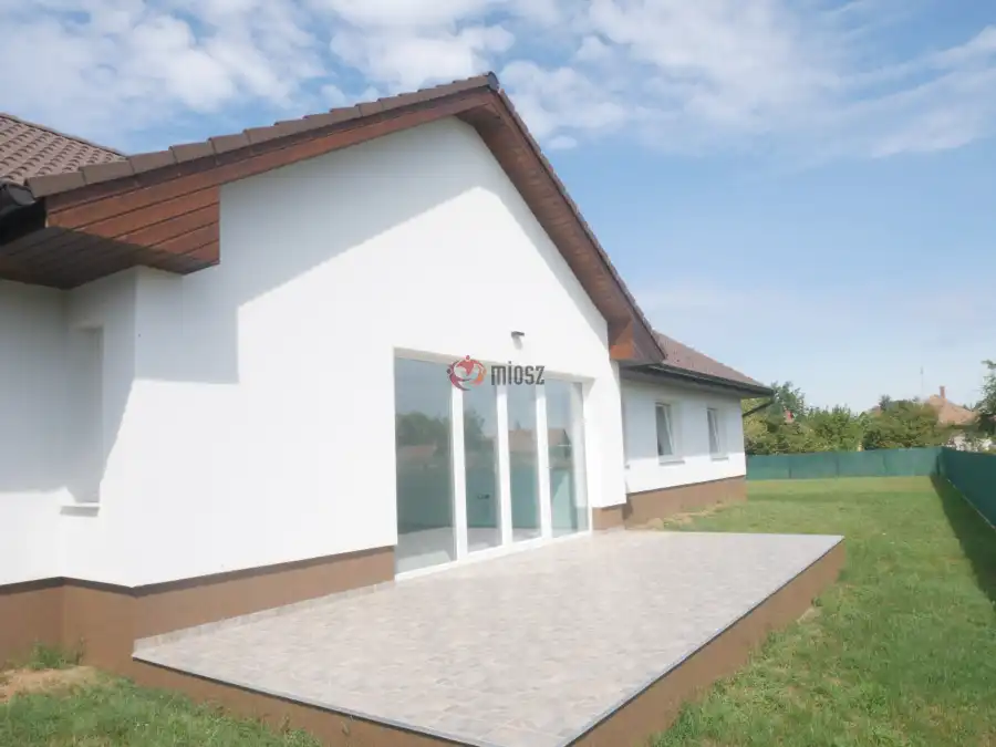 eladó új építésű családi ház, Albertirsa