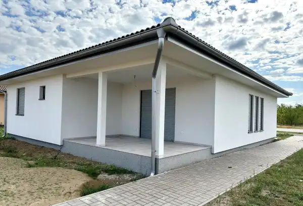 Eladó új építésű családi ház, Mórahalom 4 szoba 129 m² 83.6 M Ft Eladó új építésű családi ház, Mórahalom 4 szoba 129 m² 83.6 M Ft