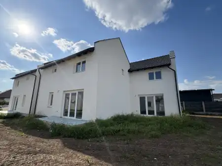 eladó új építésű ikerház, Velence