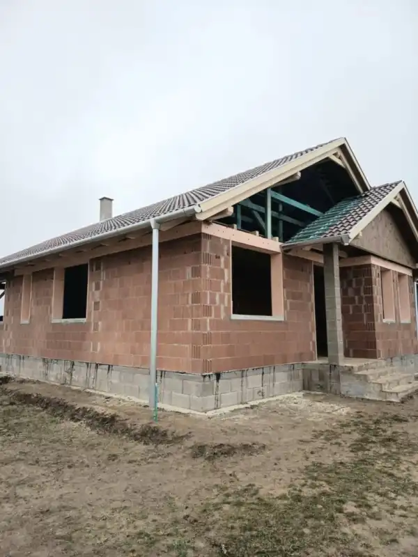 Eladó újszerű családi ház, Berkenye 3 szoba 114 m² 121.5 M Ft