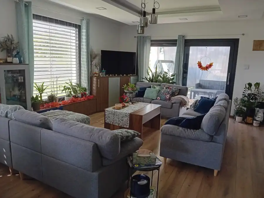 eladó újszerű családi ház, Boncodfölde