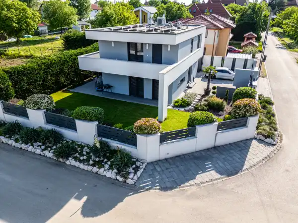 Eladó újszerű családi ház, Budapest, XXII. kerület 4 szoba 239 m² 399 M Ft