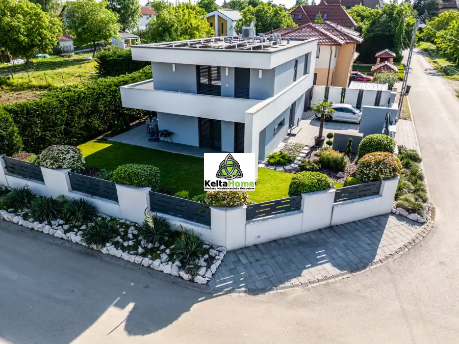 eladó újszerű családi ház, Budapest, XXII. kerület