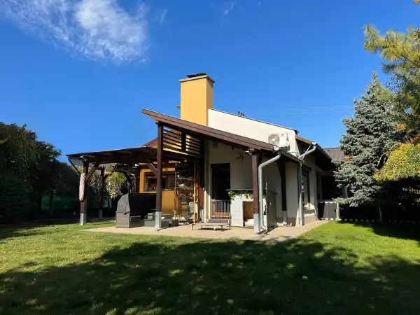 Eladó újszerű családi ház, Ecser 4+1 szoba 150 m² 149.9 M Ft
