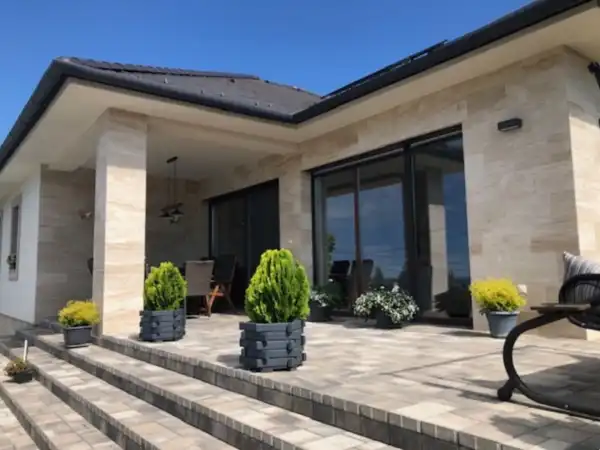Eladó újszerű családi ház, Gyenesdiás 5 szoba 160 m² 229 M Ft