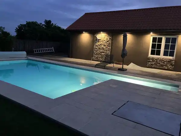 Eladó újszerű családi ház, Maklár 6 szoba 330 m² 139 M Ft