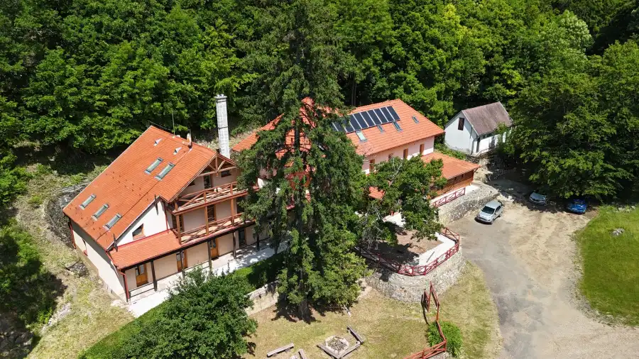 eladó újszerű hotel, szálloda, Noszvaj
