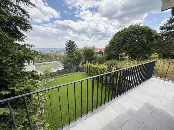 Eladó újszerű ikerház, Budapest, XII. kerület 6 szoba 245 m² 695 M Ft