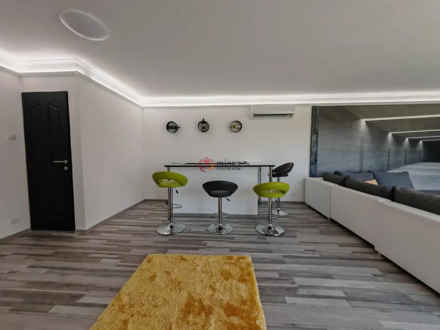 eladó újszerű nyaraló, Tatabánya