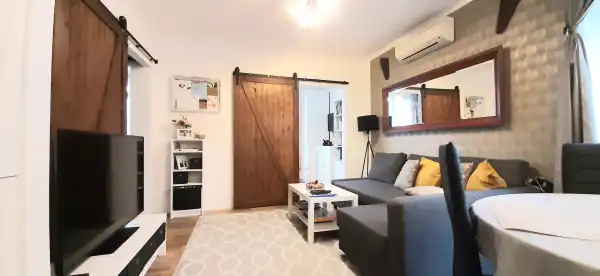 Eladó újszerű panellakás, Vác 2+2 szoba 54 m² 54.9 M Ft