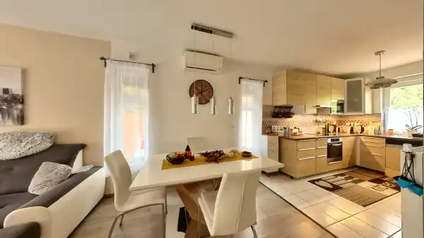 Eladó újszerű sorház, Fót 4 szoba 87 m² 124.99 M Ft