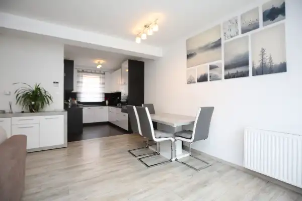 Eladó újszerű sorház, Vác 3 szoba 80 m² 89.9 M Ft